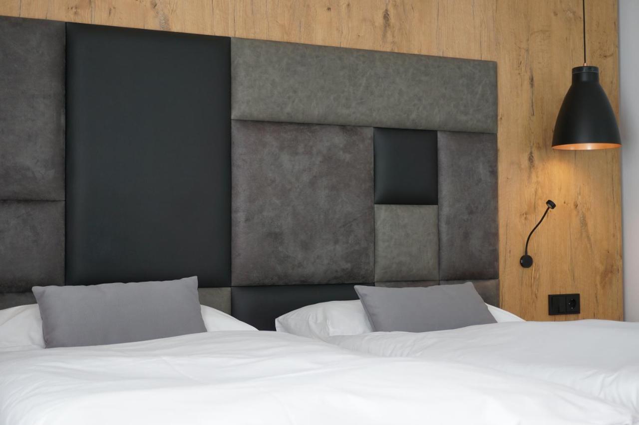 Hotel Gruener Baum Кауфбойрен Экстерьер фото