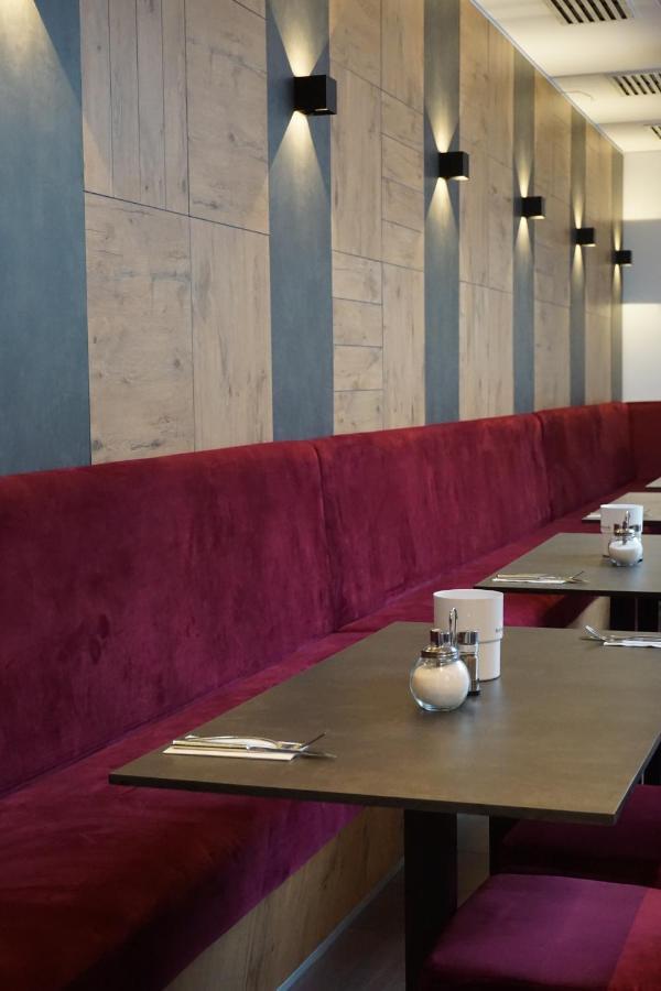 Hotel Gruener Baum Кауфбойрен Экстерьер фото