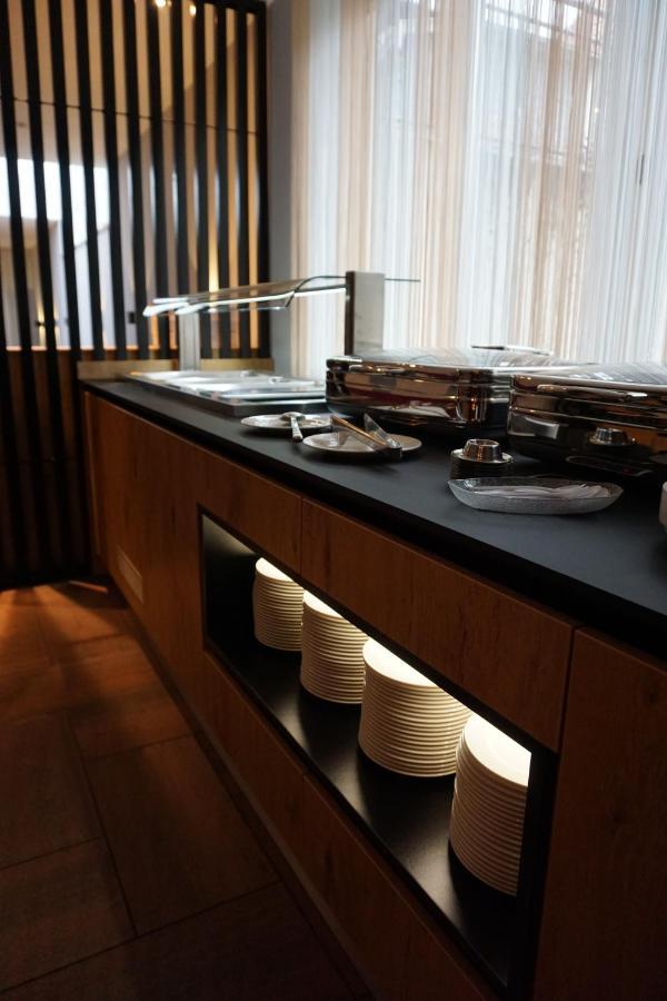 Hotel Gruener Baum Кауфбойрен Экстерьер фото